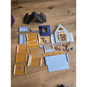 Playmobil 4343 Animal Vet Clinic Parts Lot Incomplete Building Animals Figures